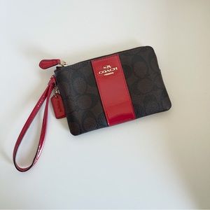 COACH Corner Zip Wristlet in Signature Canvas - Gold/Brown/Red